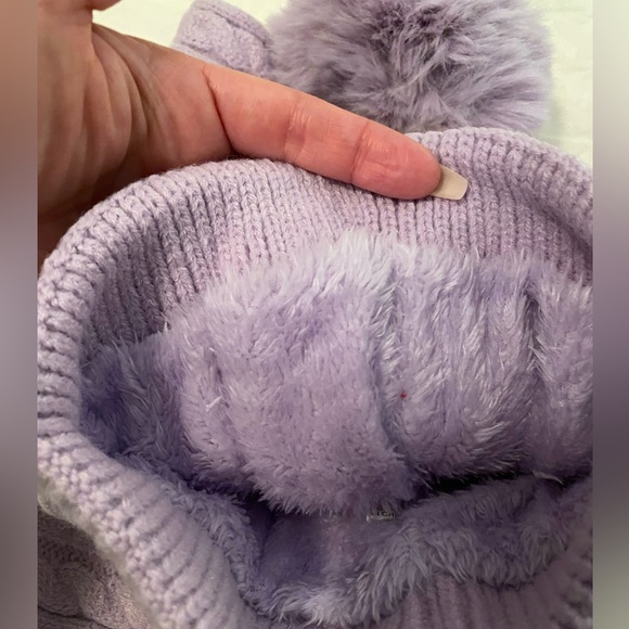 NWT Ugg Australia beanie and scarf in lavender - Picture 5 of 6